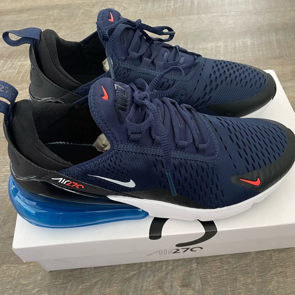 Men’s Nike Air sneakers -NEVER WORN! - Picture 5 of 9